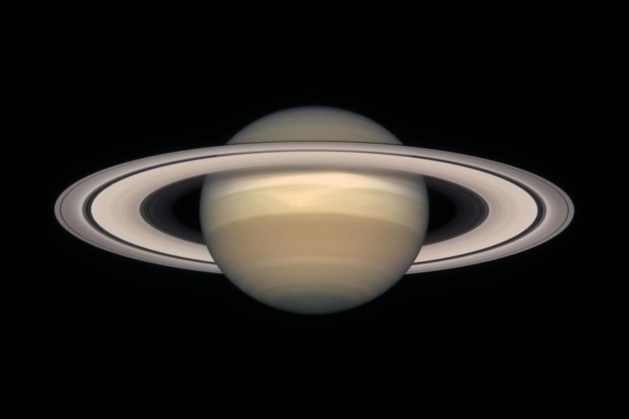 hubble-saturn-1